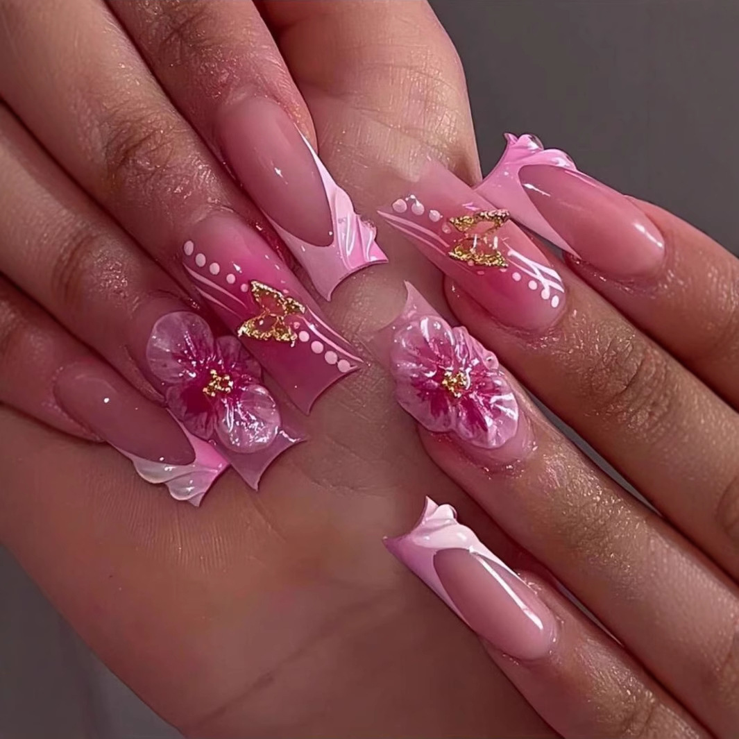 Nail Art Gliter - 24 adet Giyilebilir Kare Çivi üzerinde