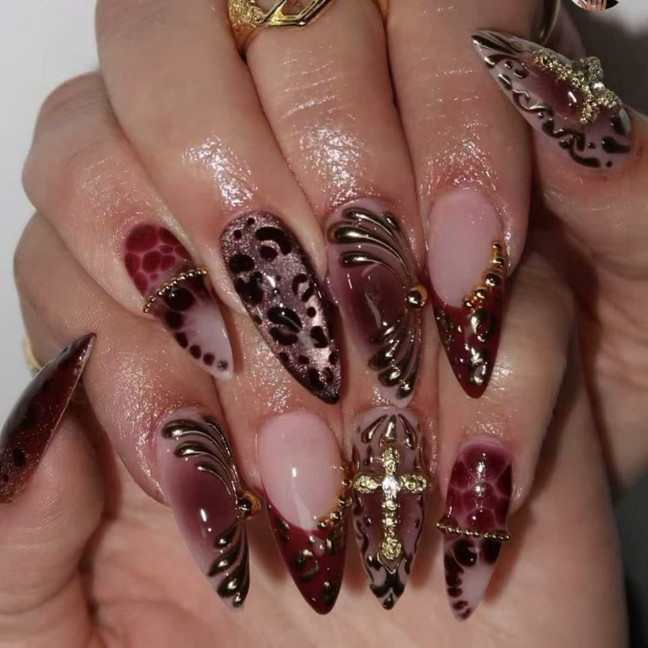 Press On Nail Set - Kadınlar için orta boy takma tırnaklar,